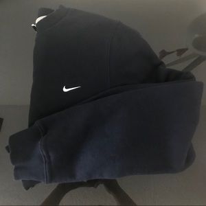 Black Nike pull over sweater
